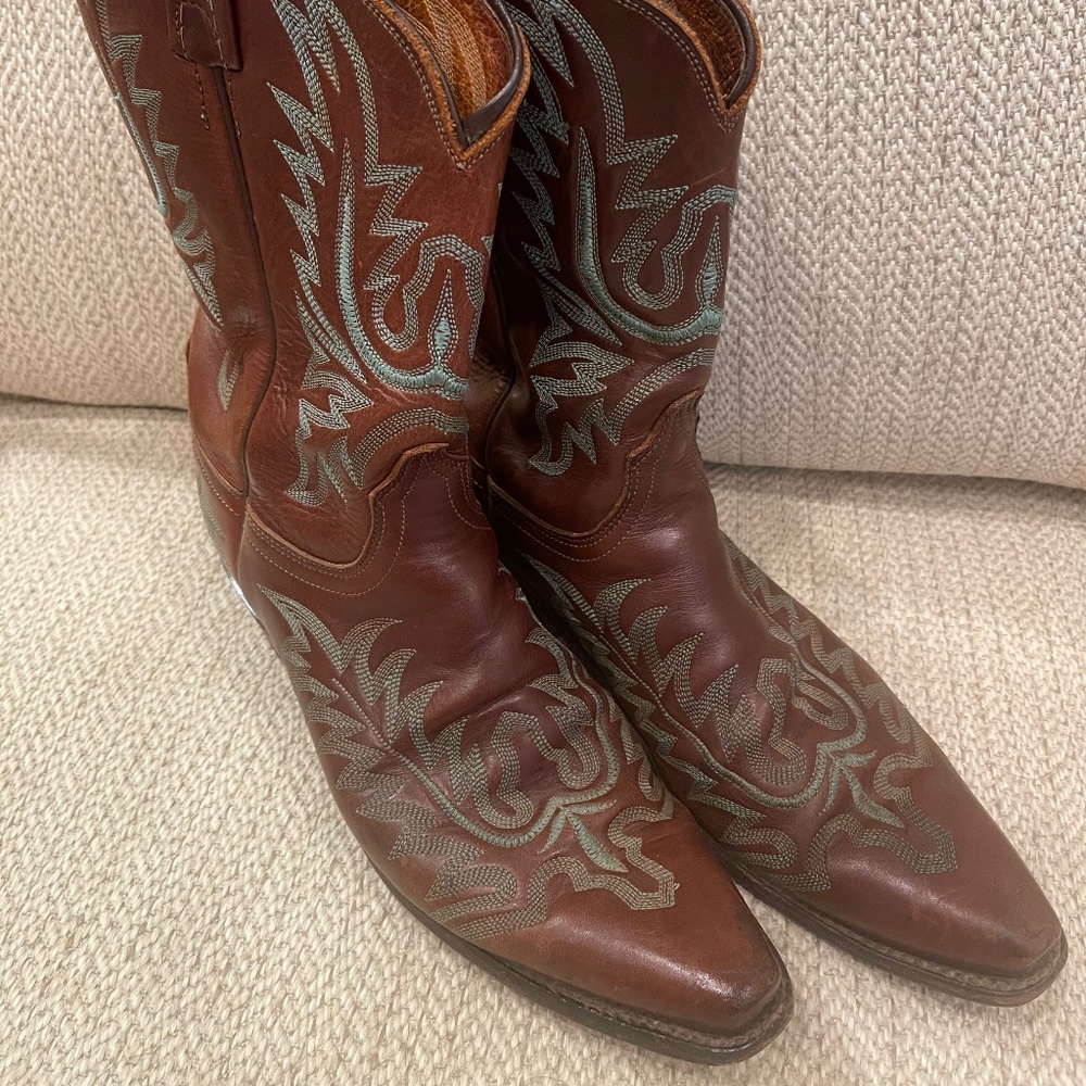 Lucchese 1883 Tan with Turquoise stitching 8.5 B